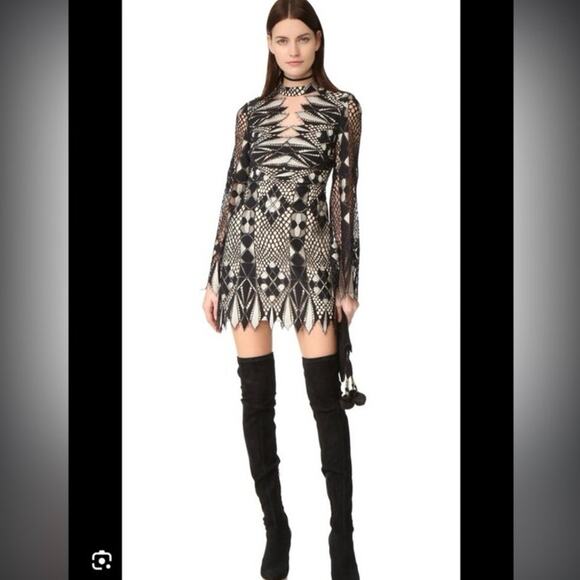Free People Dresses & Skirts - Free People Deco lace mini dress bell sleeve mesh zig zag high low women’s sz 4